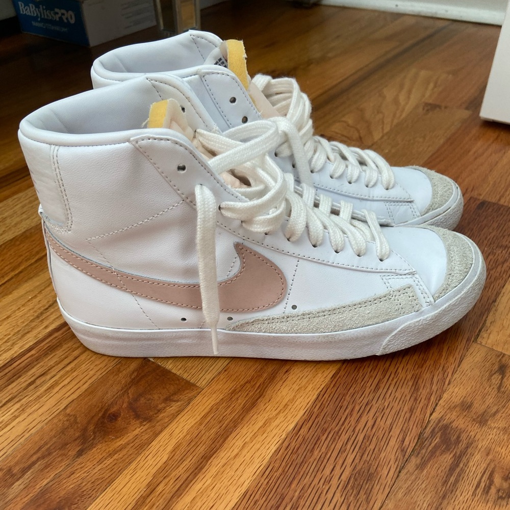 Pink blazers brand new never worn size 8